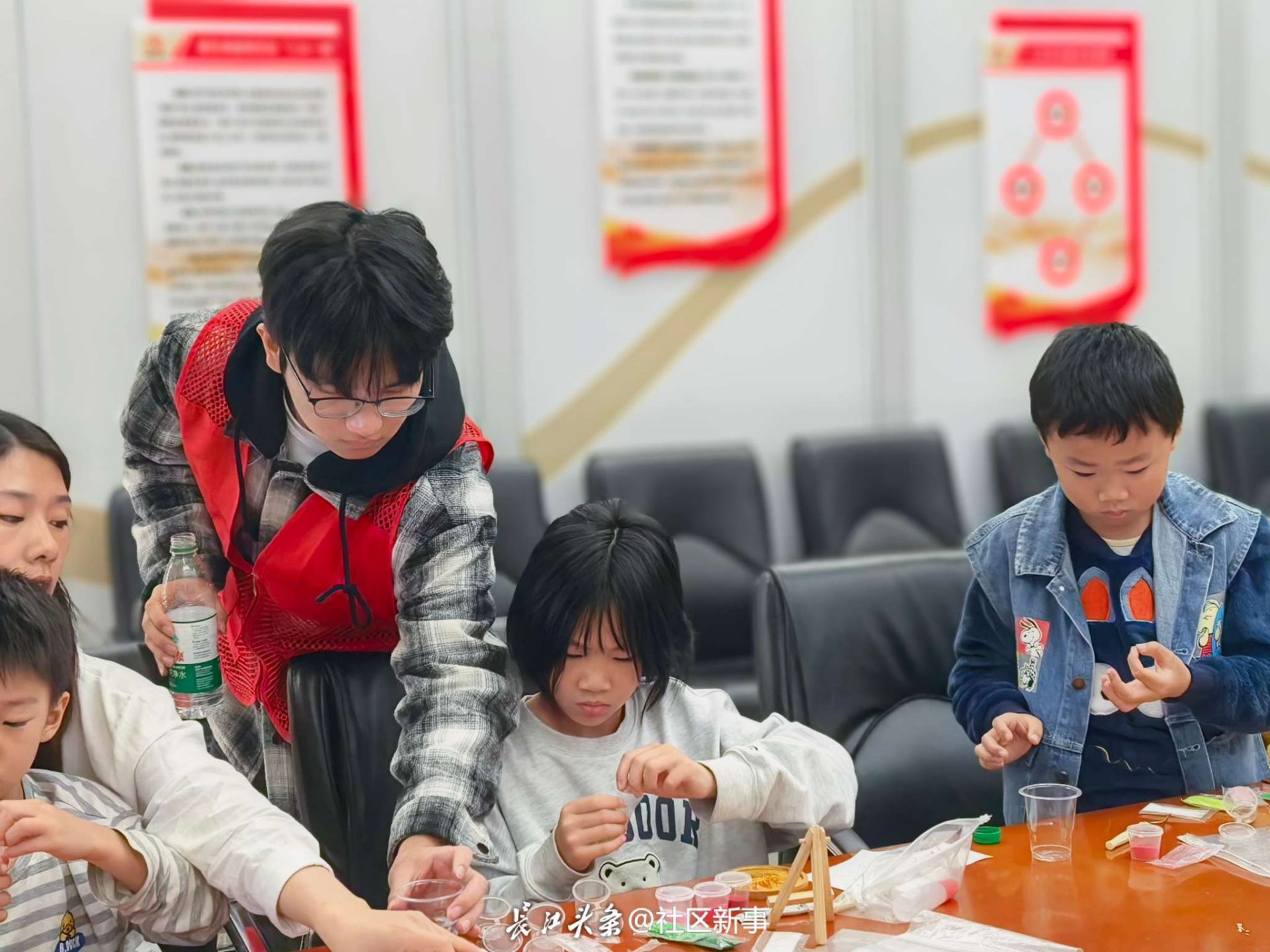 凤凰城社区为当地儿童带来传统技能学习活动