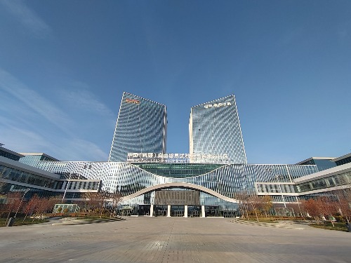 新疆亚欧贸易中心落成，打