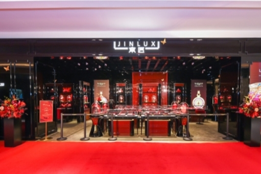 野心与实力并存！金靖江入驻武商购物中心，为国际高端奢侈品圈再添力量