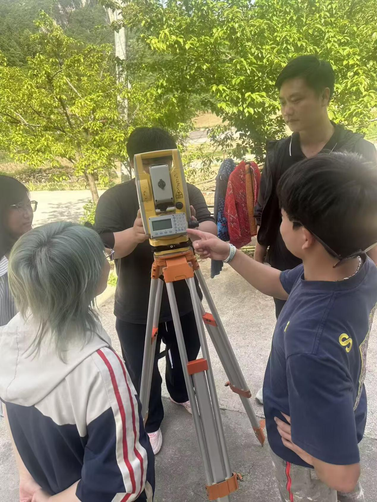 閭撹秺鑰佸笀闅忚鎸囧瀛︾敓閲庡娴嬬粯瀹炶.png.png
