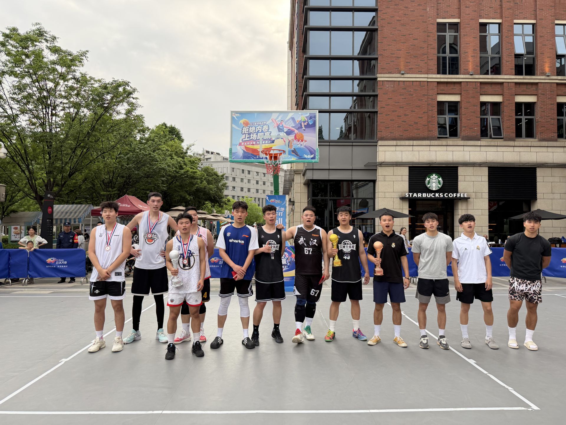2026年五环天地3V3篮球挑战赛圆满落幕 “无敌风火轮”战队夺冠 (2).jpg.jpg